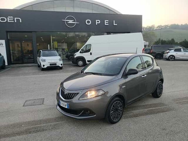 Lancia Ypsilon 1.0 FireFly 5 porte S&amp;S Hybrid Ecochic Gold  del 2022 usata a Fano