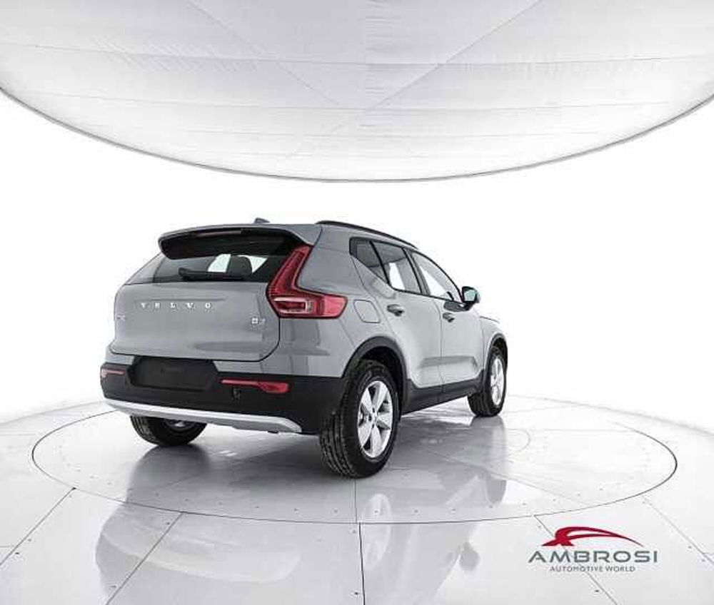 Volvo XC40 nuova a Viterbo (3)