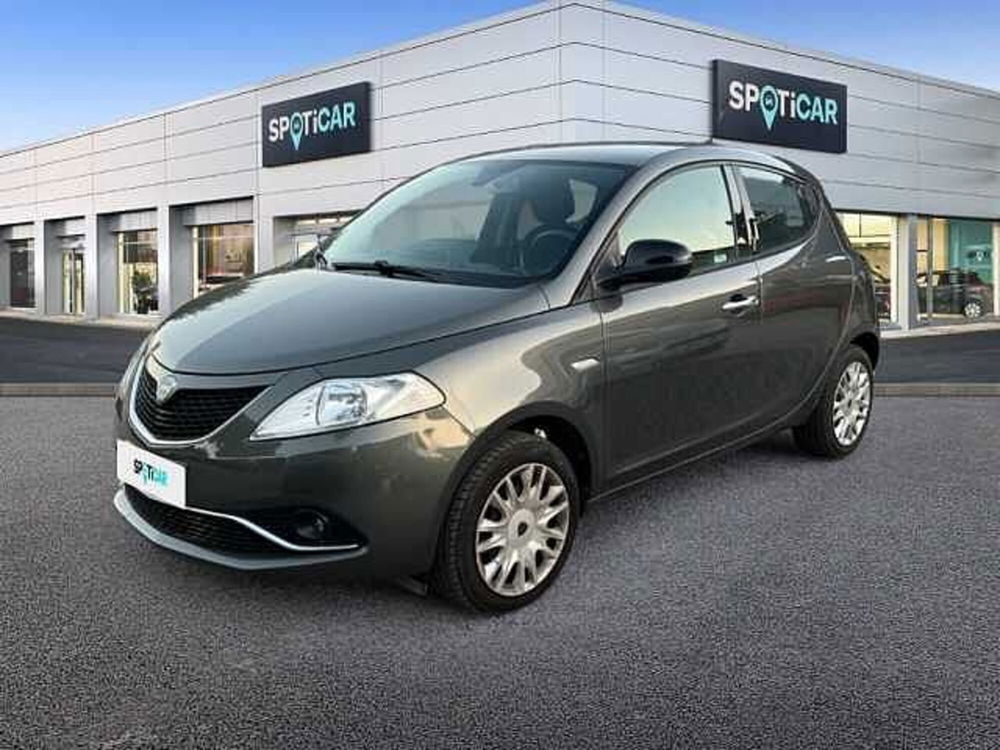 Lancia Ypsilon usata a Ravenna