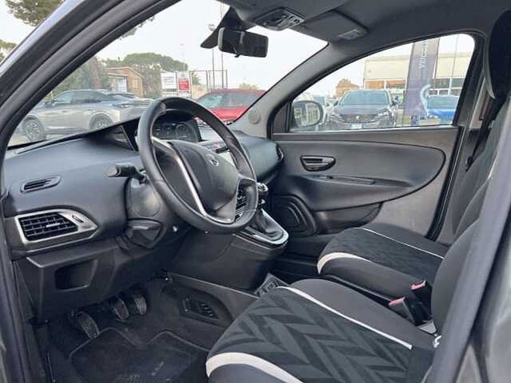 Lancia Ypsilon usata a Ravenna (11)