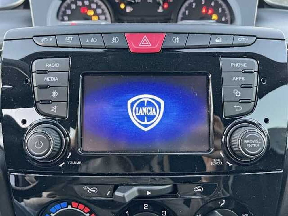 Lancia Ypsilon usata a Ravenna (17)