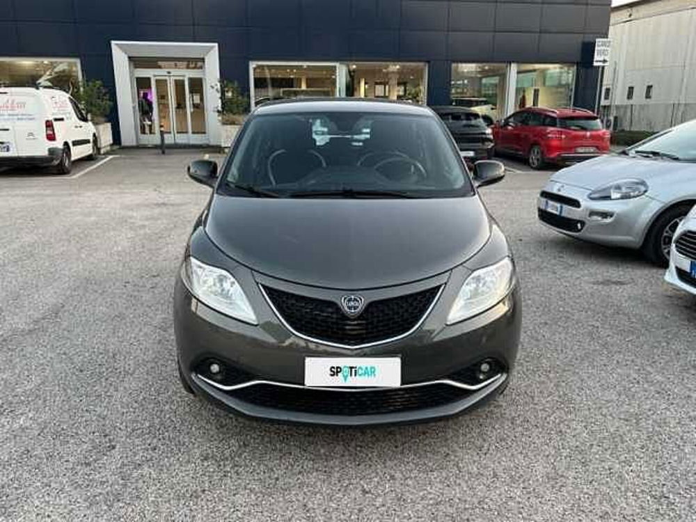 Lancia Ypsilon usata a Ravenna (2)