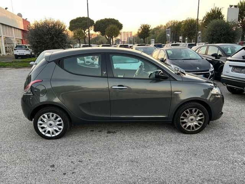 Lancia Ypsilon usata a Ravenna (4)