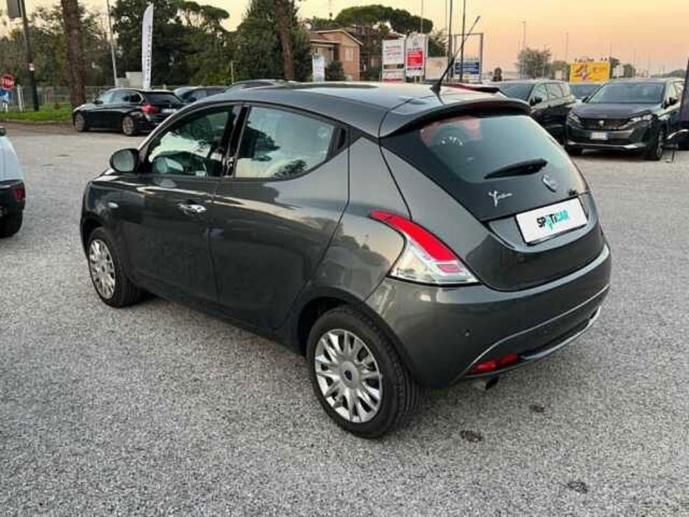 Lancia Ypsilon usata a Ravenna (5)