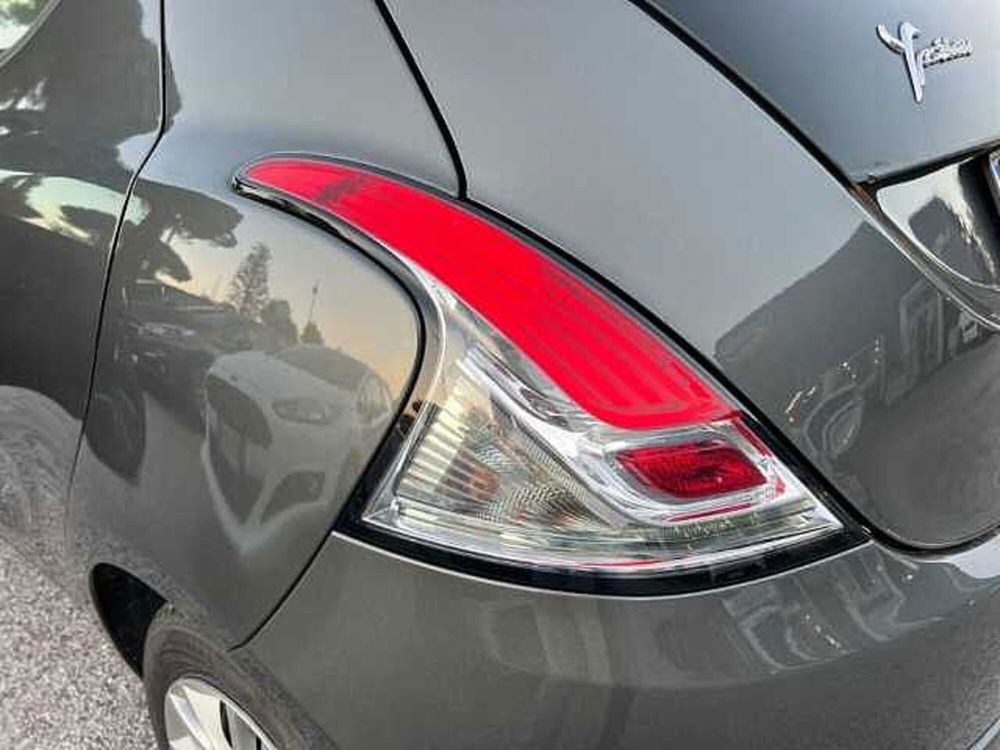 Lancia Ypsilon usata a Ravenna (8)