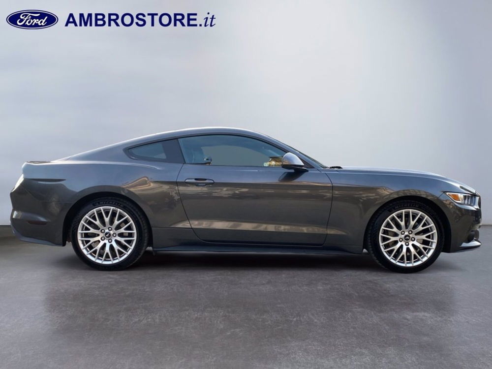 Ford Mustang Coupé usata a Milano (4)