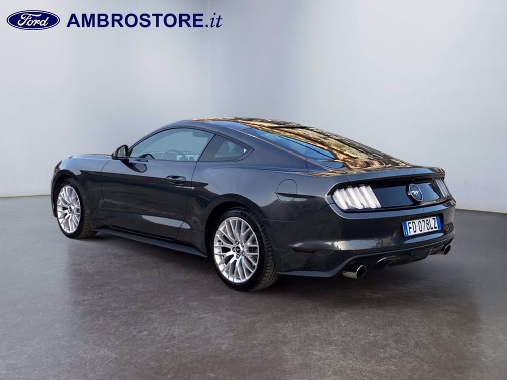 Ford Mustang Coupé usata a Milano (7)