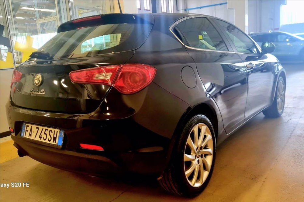 Alfa Romeo Giulietta usata a Milano (6)