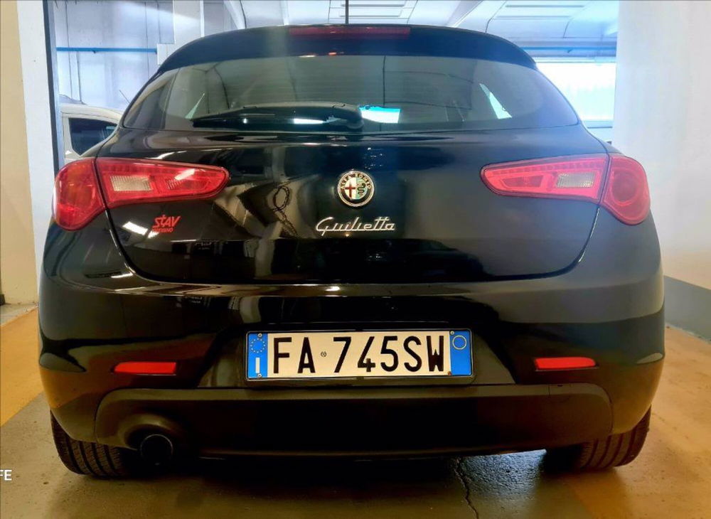 Alfa Romeo Giulietta usata a Milano (7)