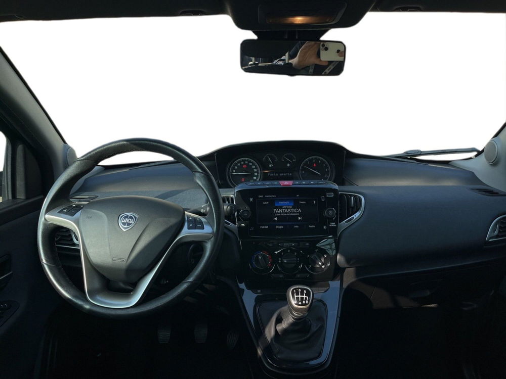 Lancia Ypsilon usata a Torino (11)