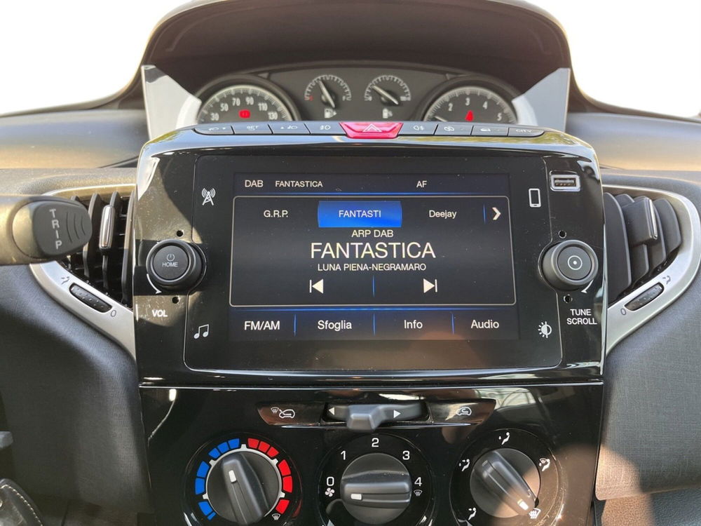 Lancia Ypsilon usata a Torino (14)