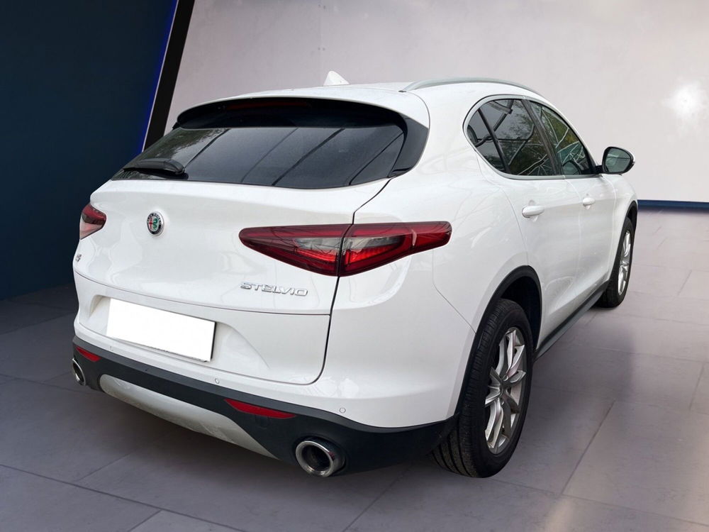 Alfa Romeo Stelvio usata a Torino (5)