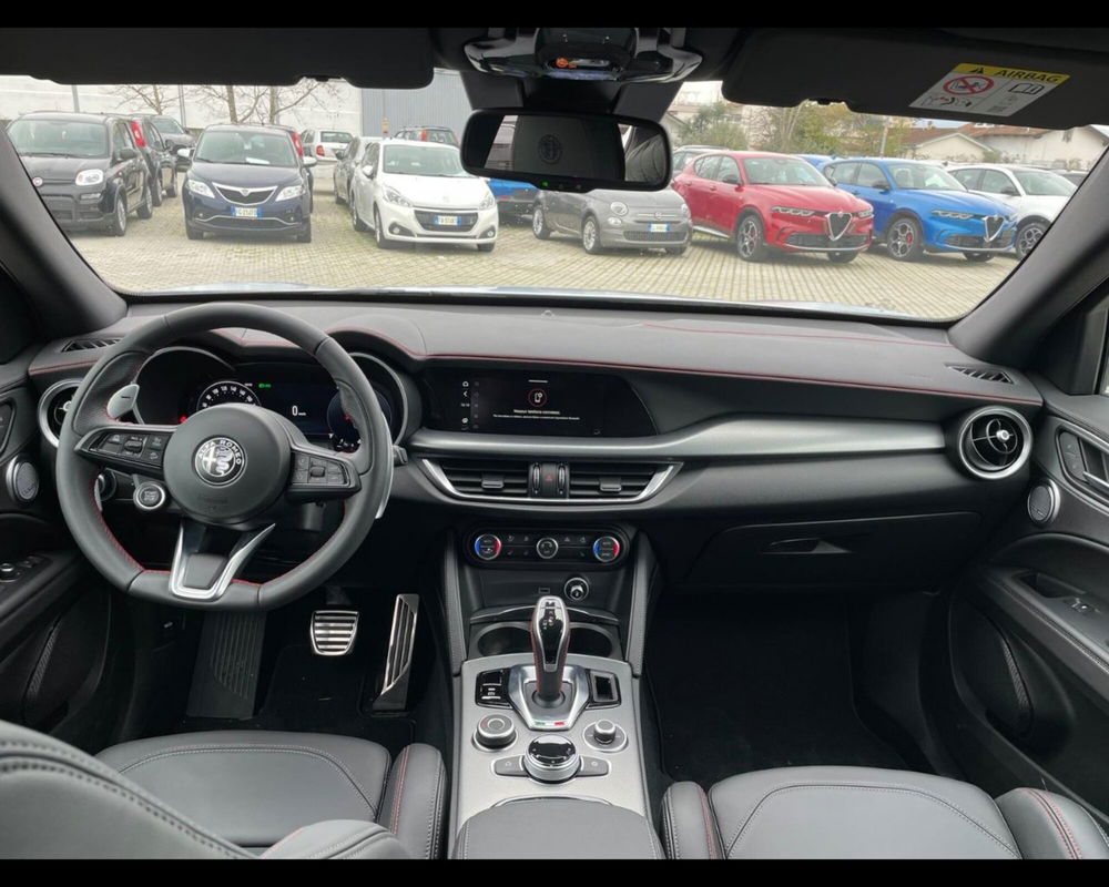 Alfa Romeo Stelvio nuova a Lucca (11)