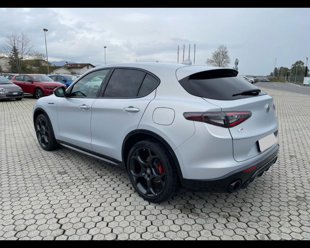 Alfa Romeo Stelvio nuova a Lucca (3)