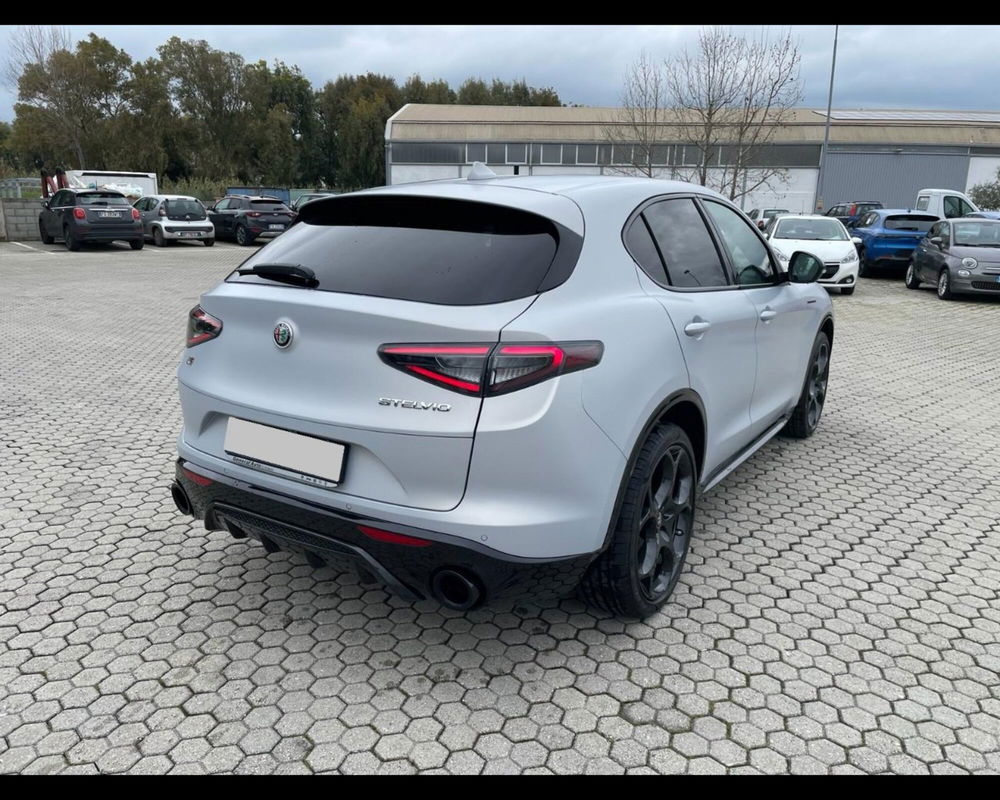 Alfa Romeo Stelvio nuova a Lucca (5)