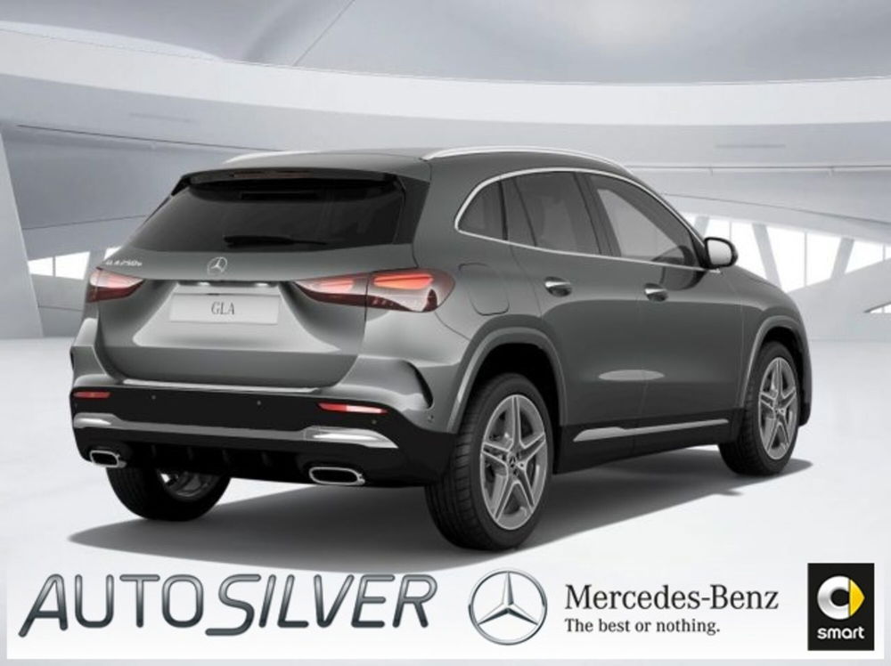 Mercedes-Benz GLA SUV nuova a Verona (2)