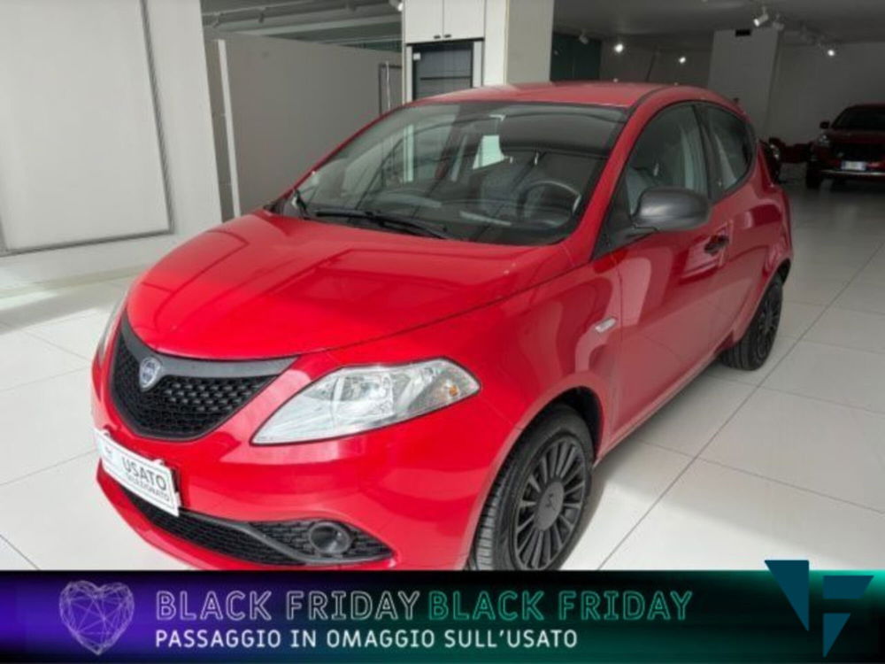 Lancia Ypsilon usata a Udine