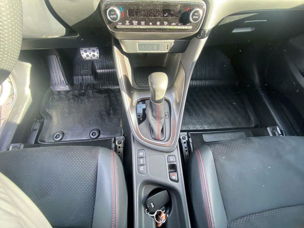 Toyota Yaris Cross usata a Lecco (8)