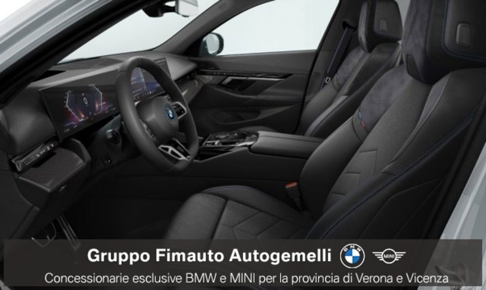 BMW i5 Touring nuova a Verona (4)