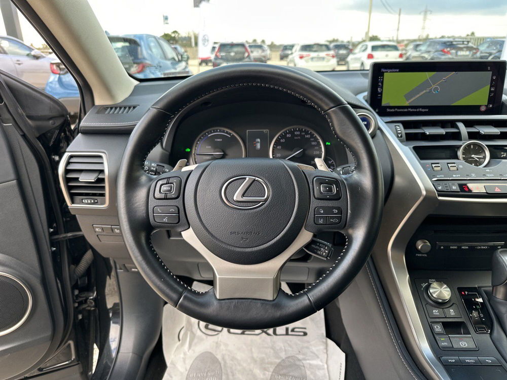 Lexus NX usata a Ragusa (10)