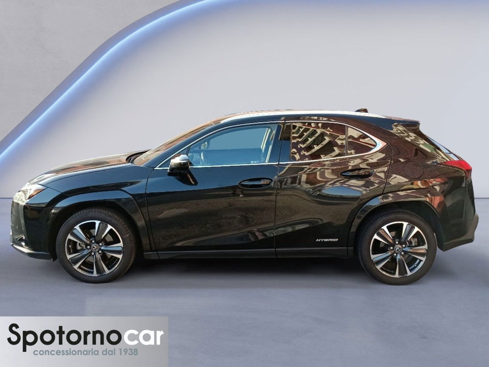 Lexus UX usata a Milano (3)