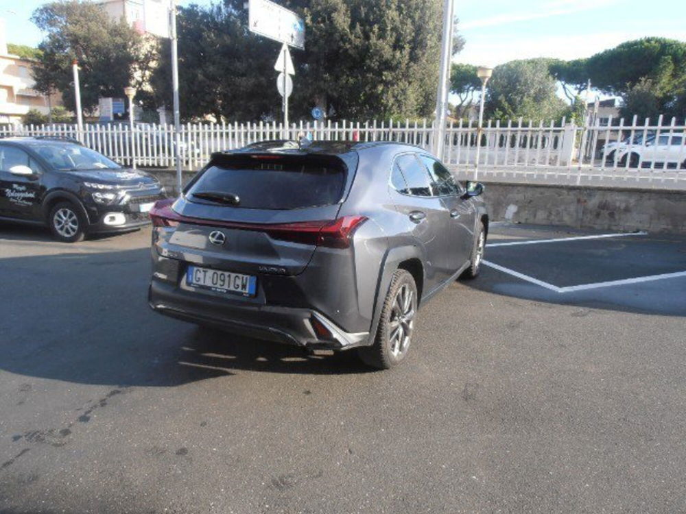 Lexus UX usata a Livorno (4)