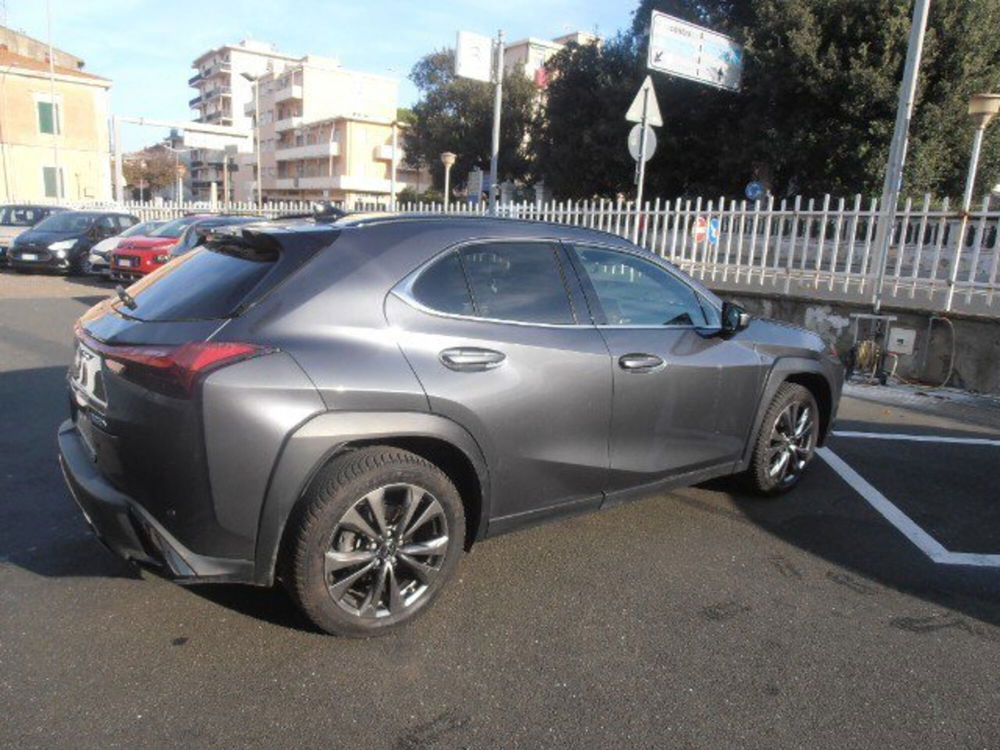 Lexus UX usata a Livorno (5)