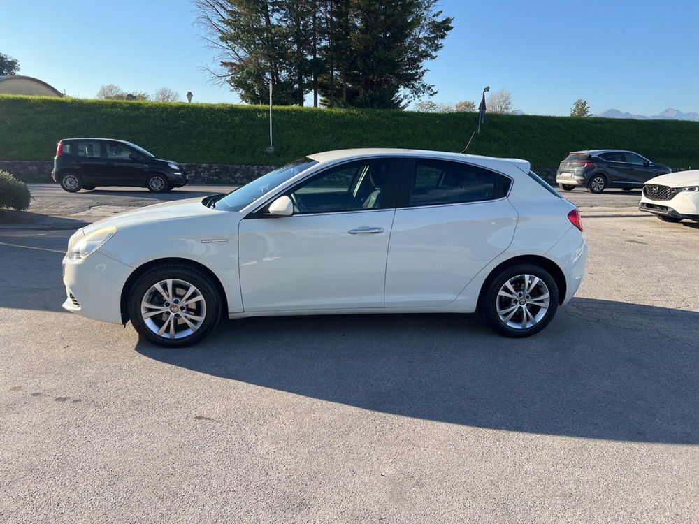 Alfa Romeo Giulietta usata a Lucca (2)