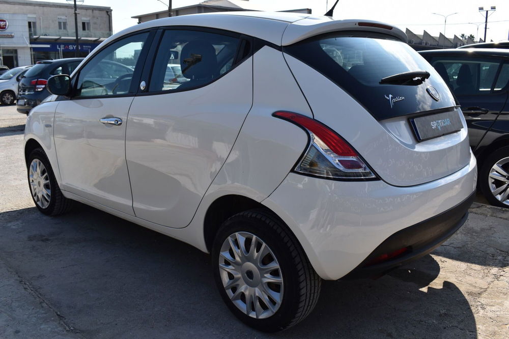 Lancia Ypsilon usata a Catania (5)