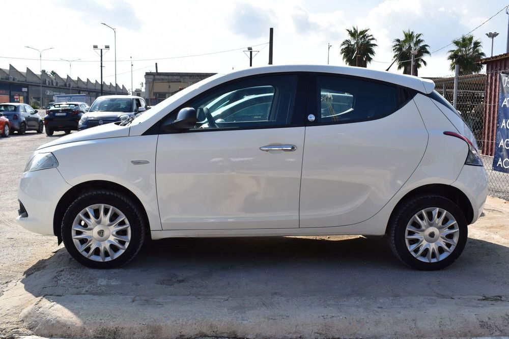 Lancia Ypsilon usata a Catania (6)