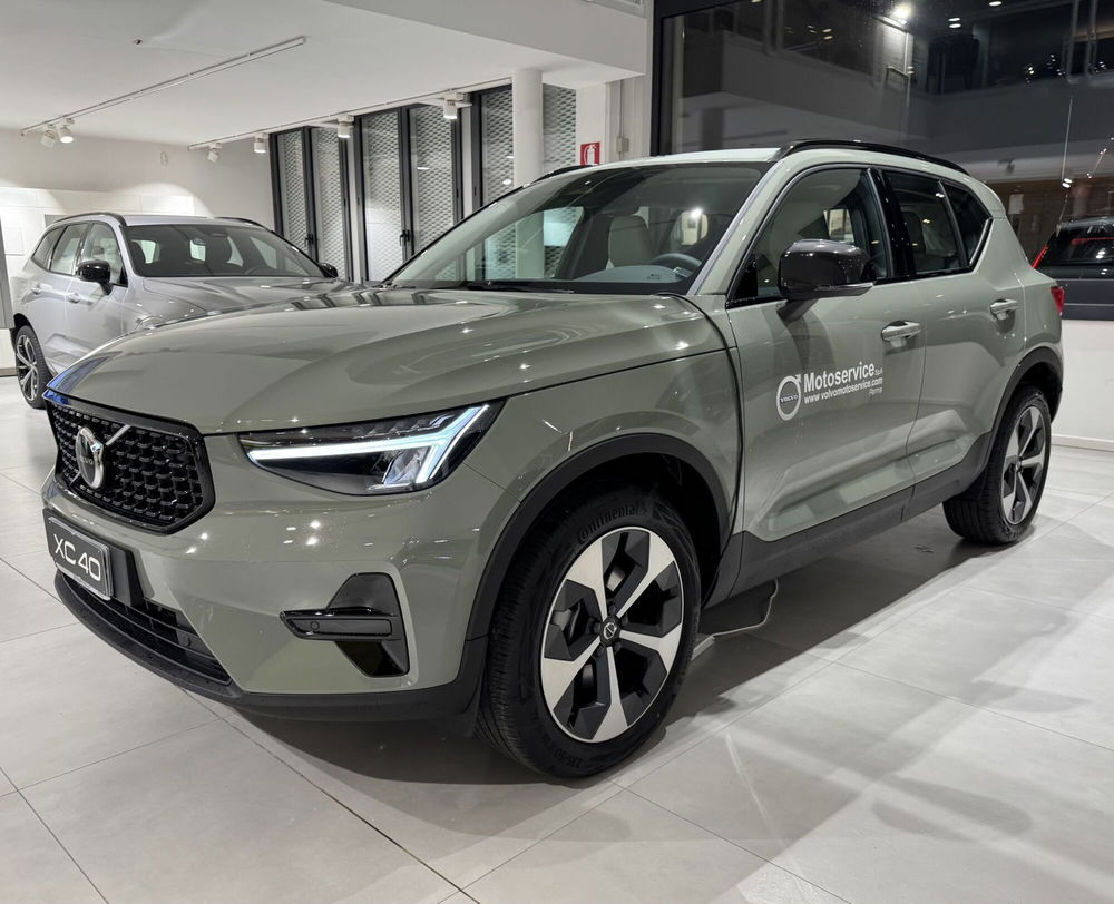 Volvo XC40 nuova a Parma