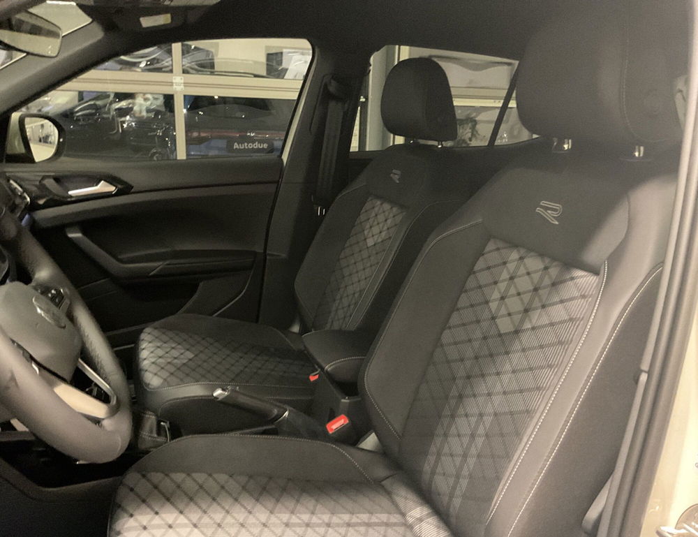 Volkswagen T-Cross nuova a Salerno (8)