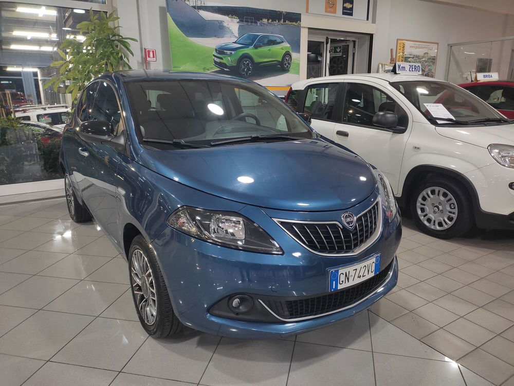 Lancia Ypsilon usata a Prato