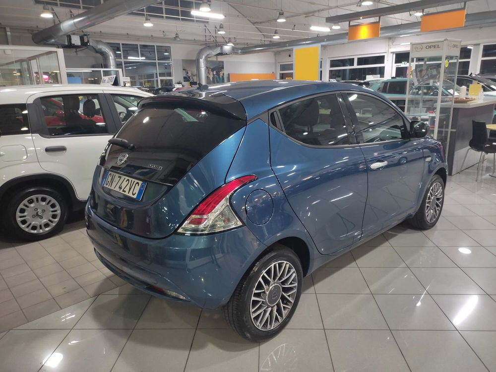 Lancia Ypsilon usata a Prato (6)