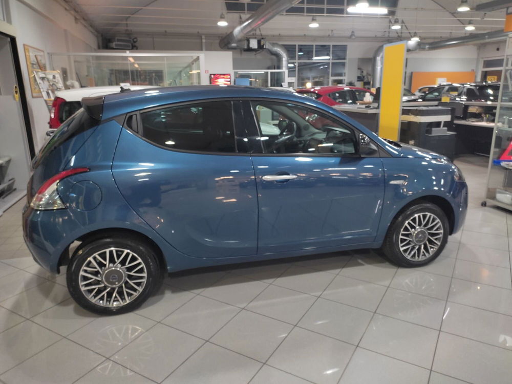 Lancia Ypsilon usata a Prato (7)