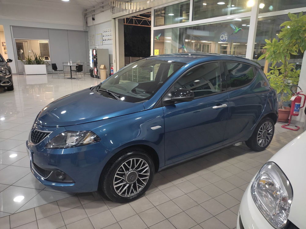 Lancia Ypsilon usata a Prato (8)