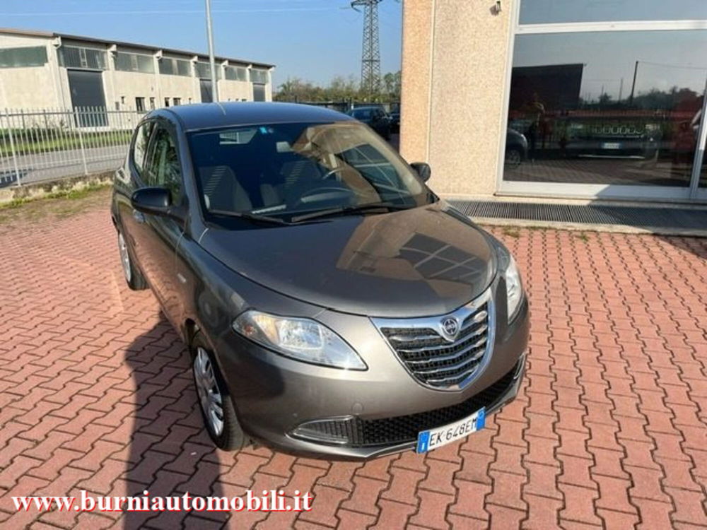 Lancia Ypsilon usata a Milano (2)