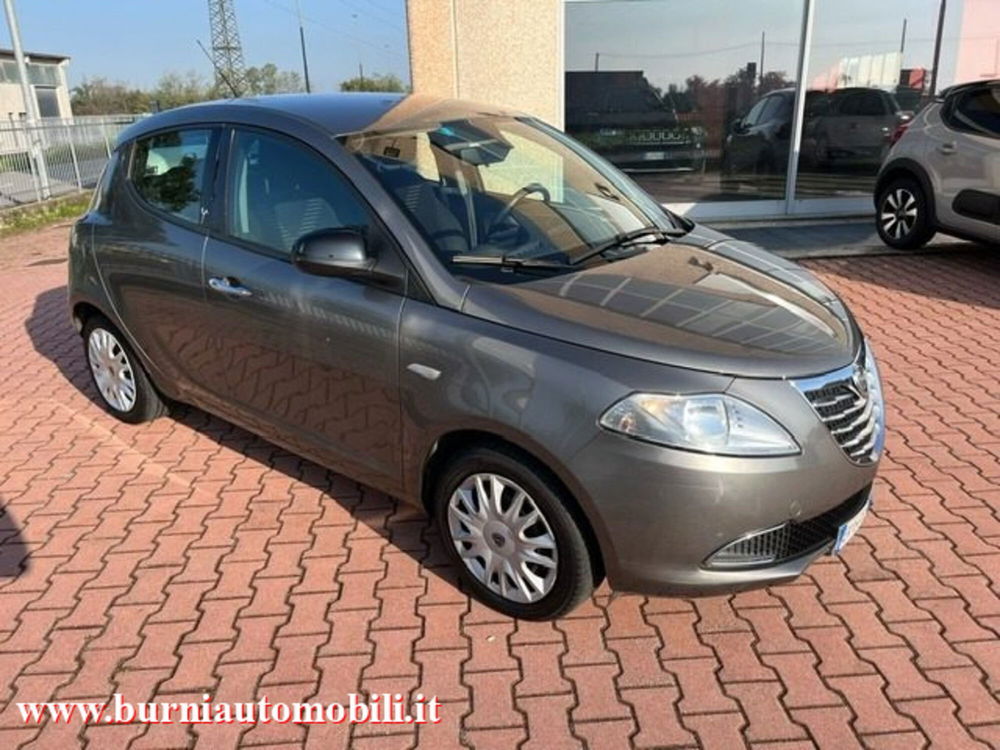 Lancia Ypsilon usata a Milano (3)