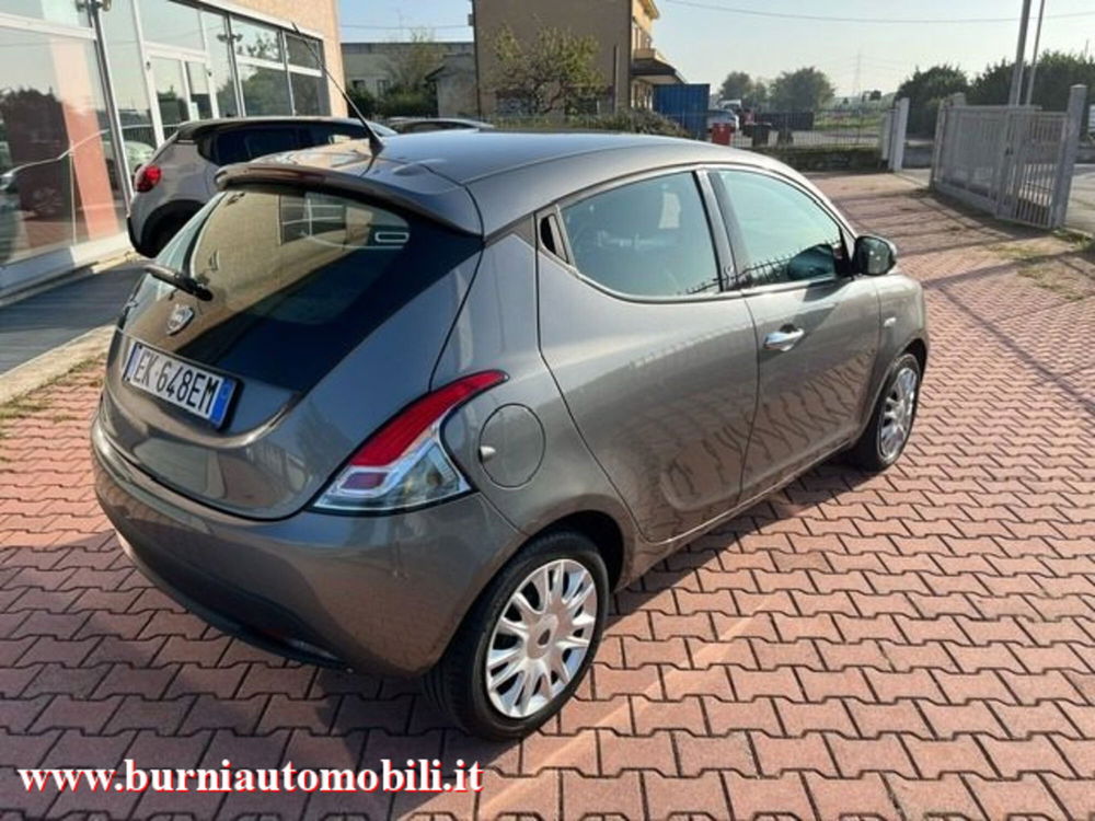 Lancia Ypsilon usata a Milano (4)