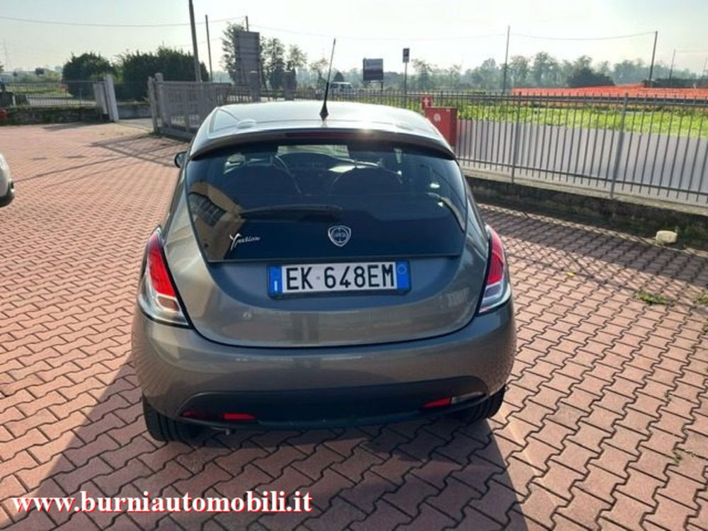 Lancia Ypsilon usata a Milano (5)