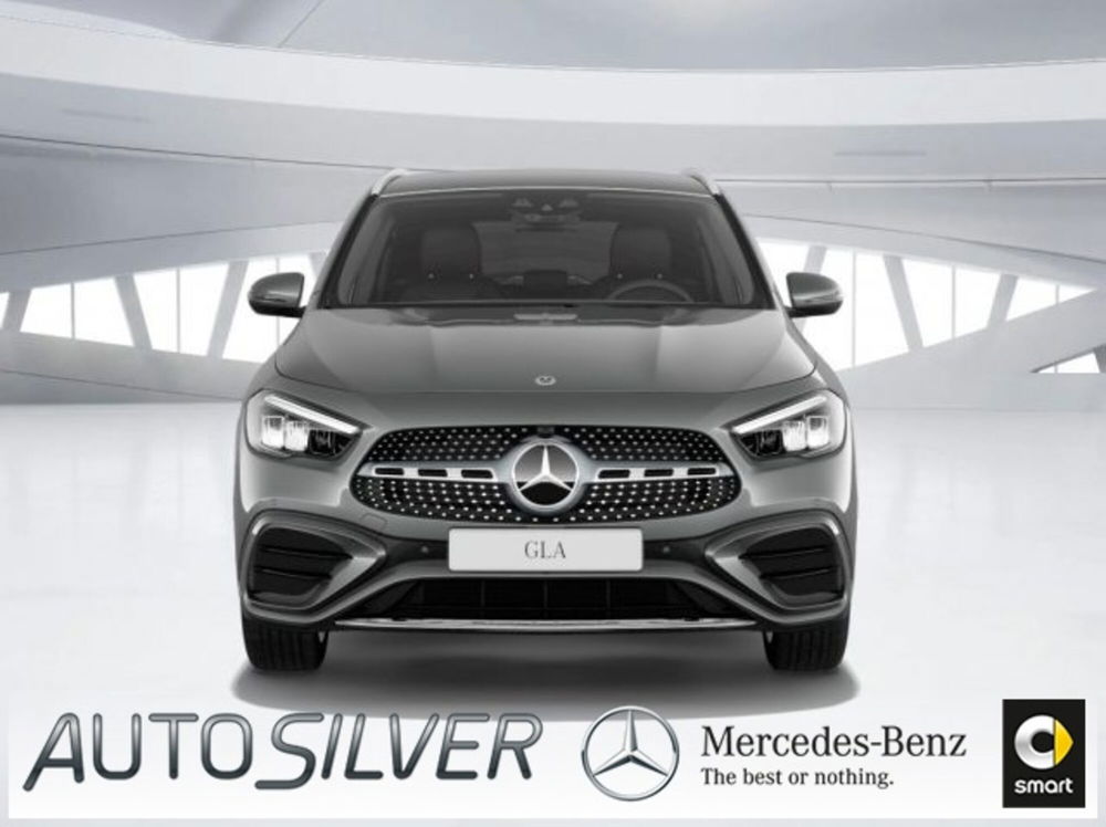 Mercedes-Benz GLA SUV nuova a Verona (3)