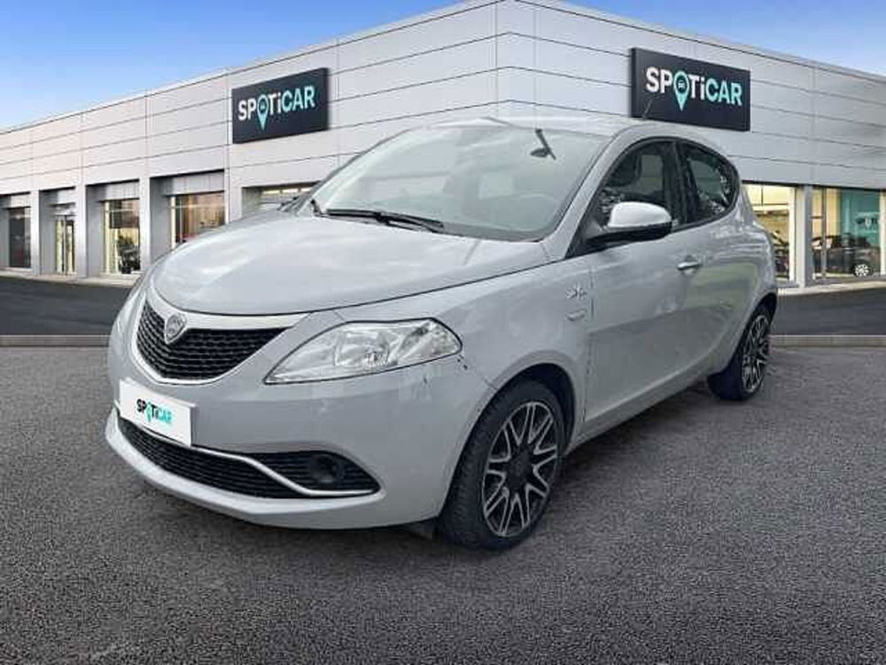 Lancia Ypsilon usata a Ravenna