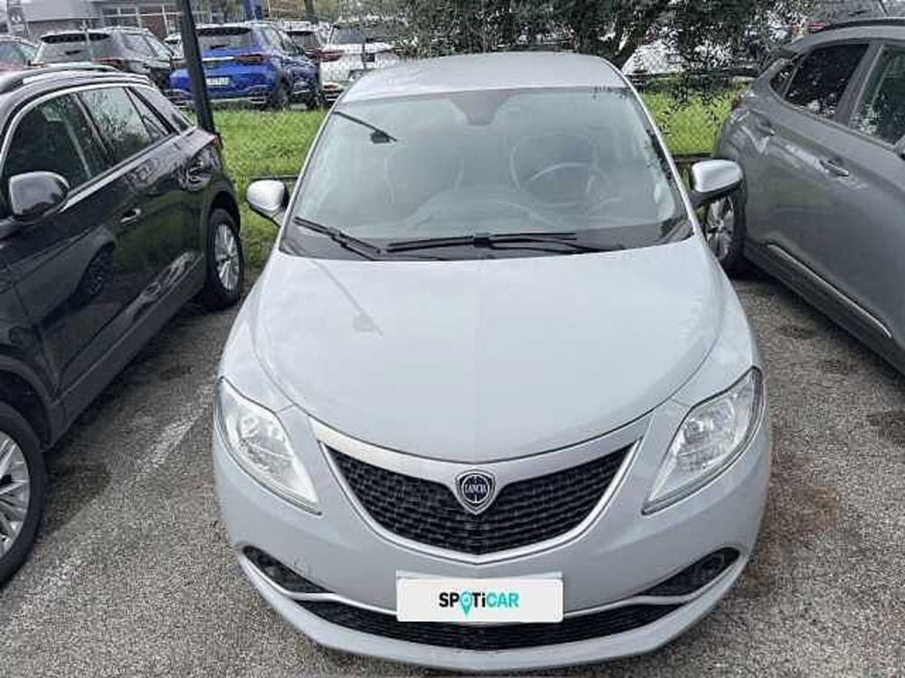 Lancia Ypsilon usata a Ravenna (2)