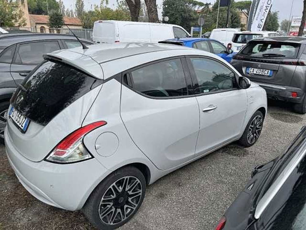 Lancia Ypsilon usata a Ravenna (4)