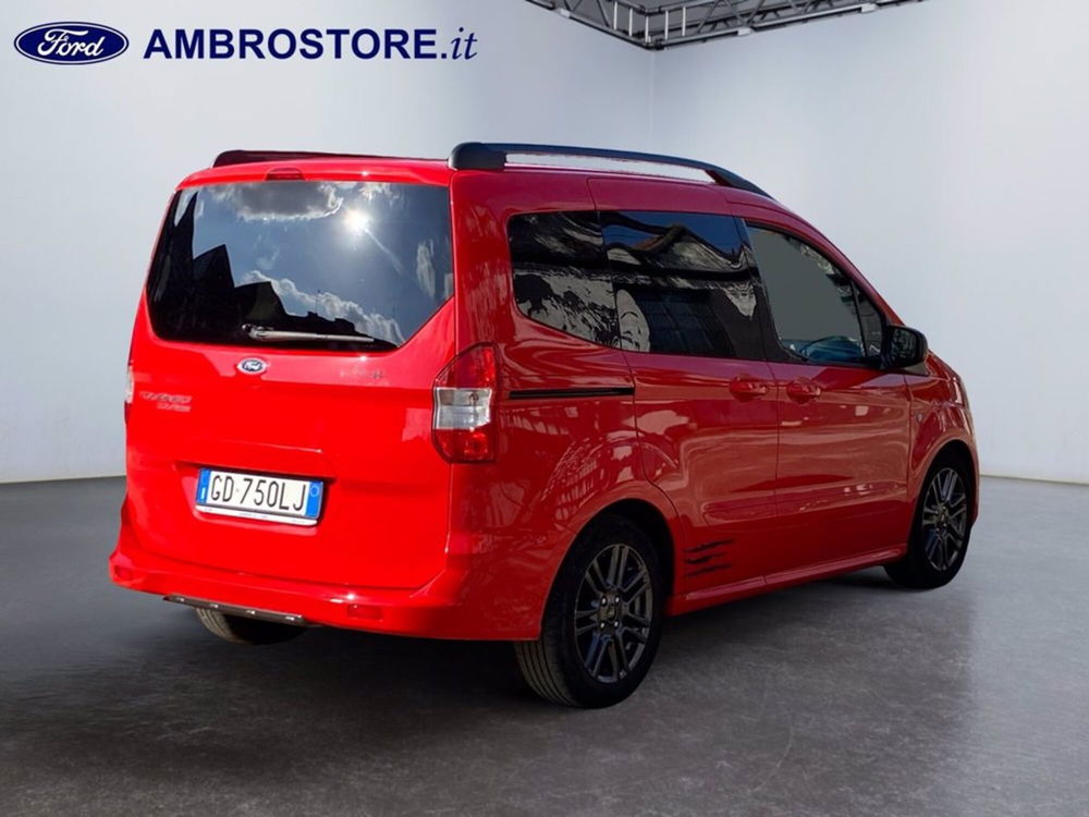 Ford Tourneo Courier usata a Milano (5)