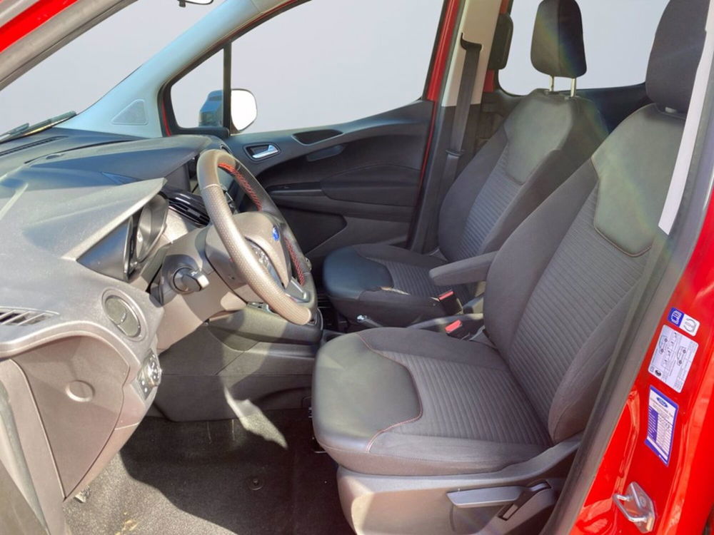 Ford Tourneo Courier usata a Milano (9)