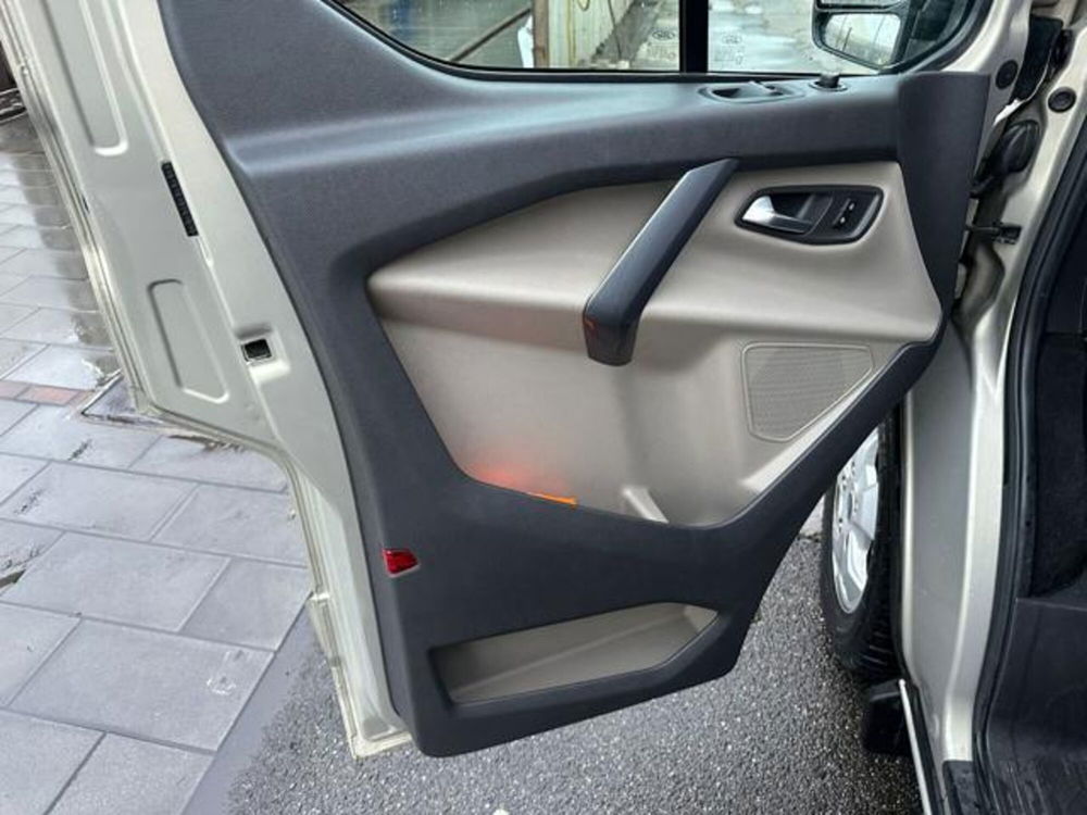 Ford Tourneo Custom usata a Milano (10)