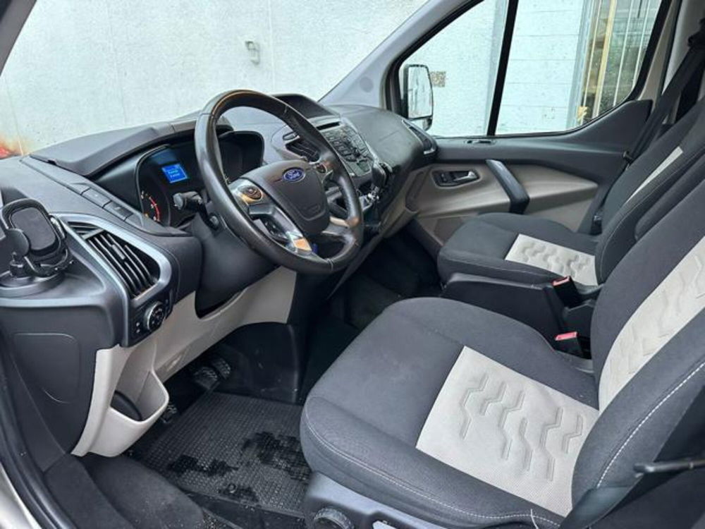 Ford Tourneo Custom usata a Milano (11)