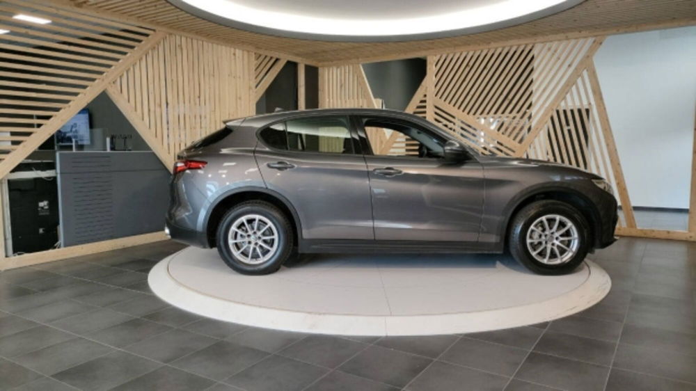 Alfa Romeo Stelvio usata a Catanzaro (4)