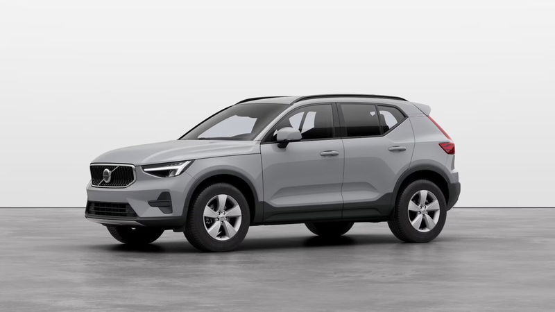 Volvo XC40 B3 automatico Essential  nuova a Como